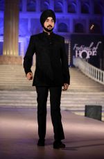 Manoviraj Khosla show at Cancer Society of Hope fashion show in Delhi on 15th Nov 2015